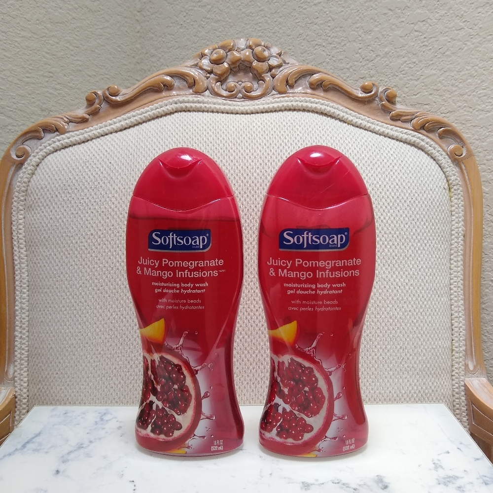 2 Softsoap Juicy Pomegranate & Mango Infusions Moisturizing Body Wash New